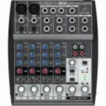 Mesa de Som 8 Canais Xenyx 802 BEHRINGER