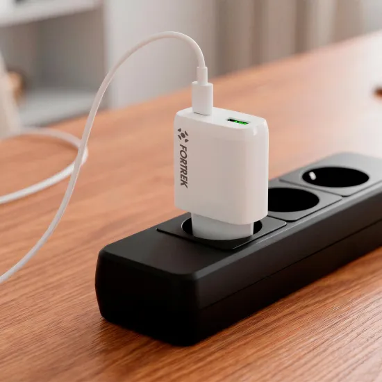 Carregador Universal DUPLO USB-C e USB-A Fortrek CG323 30W 