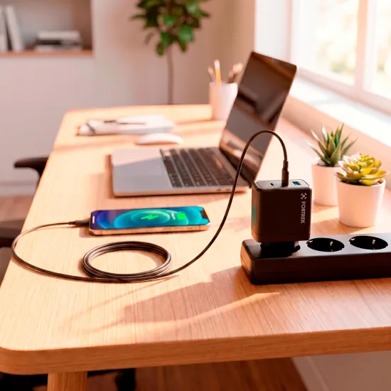 Carregador Universal TRIPLO USB-C e USB-A Fortrek CG633 65W 