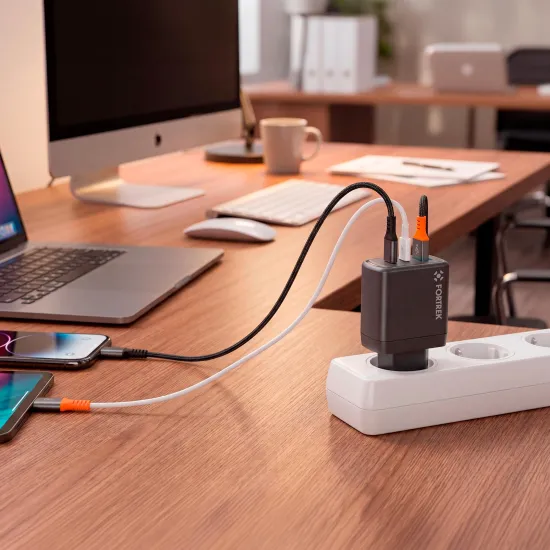 Carregador Universal TRIPLO USB-C e USB-A Fortrek CG633 65W 