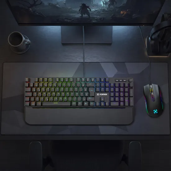 Teclado Gamer Fortrek Pulse Com Apoio de Pulso Magnético ARGB Preto